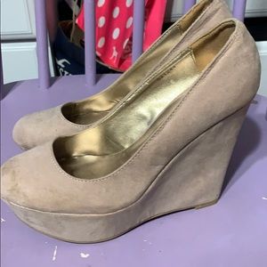 Nude wedges